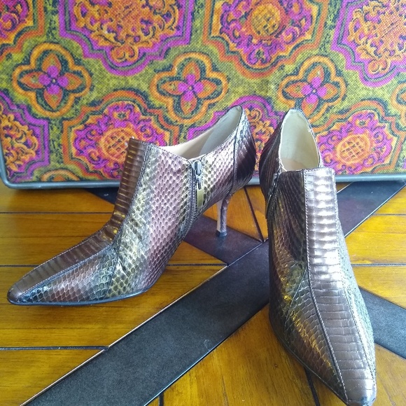 Air Bronze snakeskin booties by Beverly Feldman - Picture 3 of 4